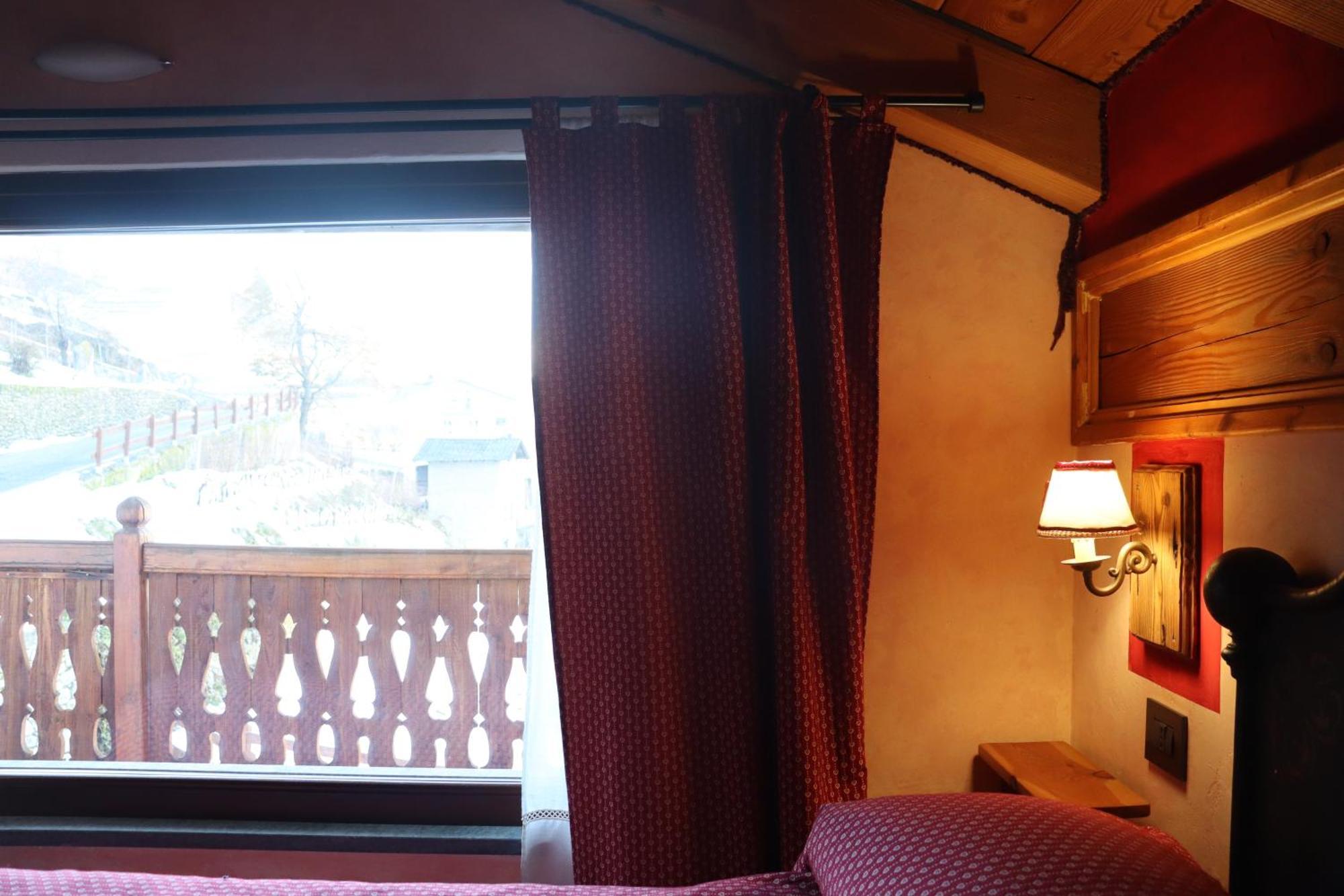 Agriturismo B&B Chevres A Cheval Charvensod Bagian luar foto