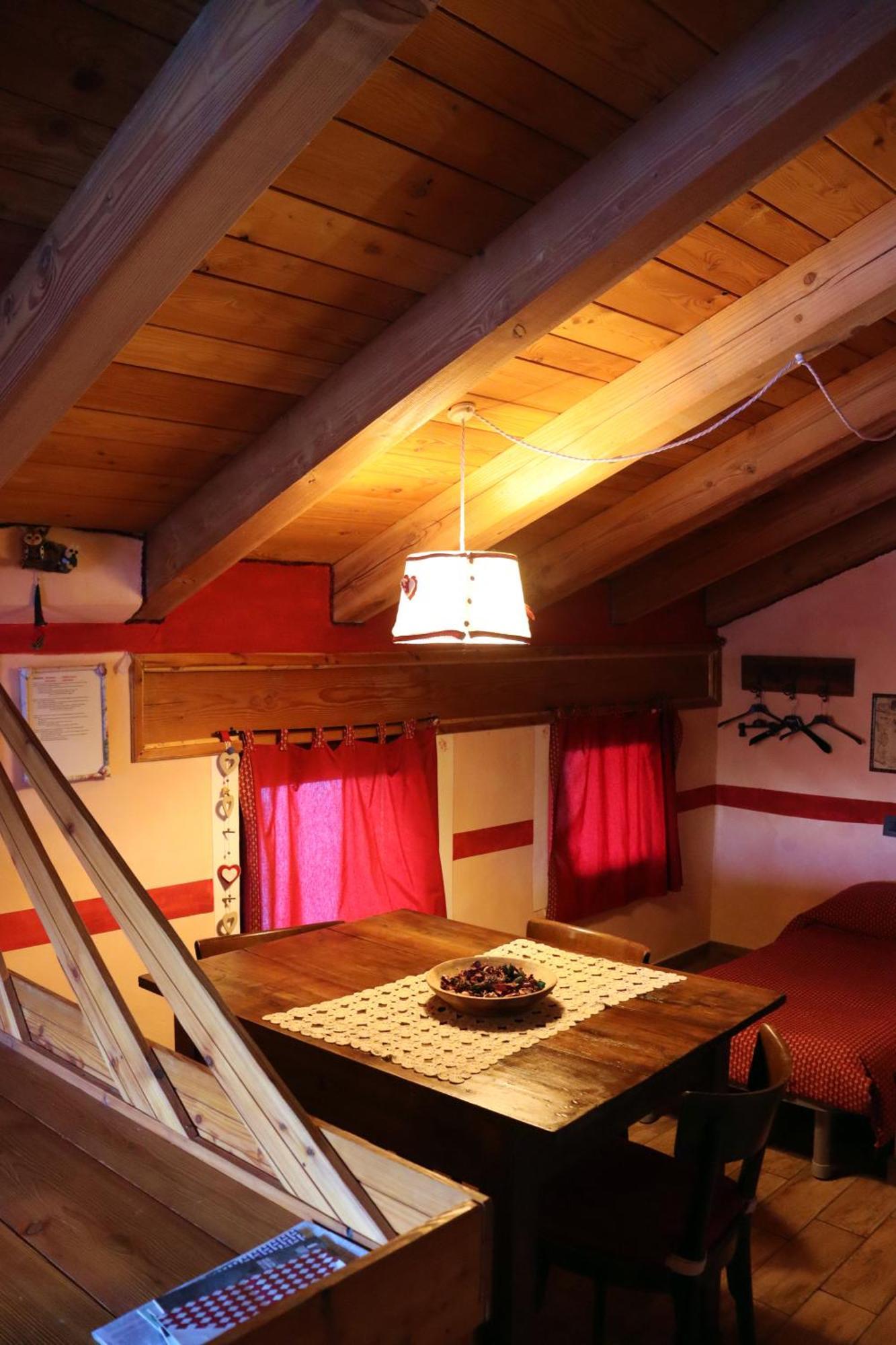 Agriturismo B&B Chevres A Cheval Charvensod Bagian luar foto
