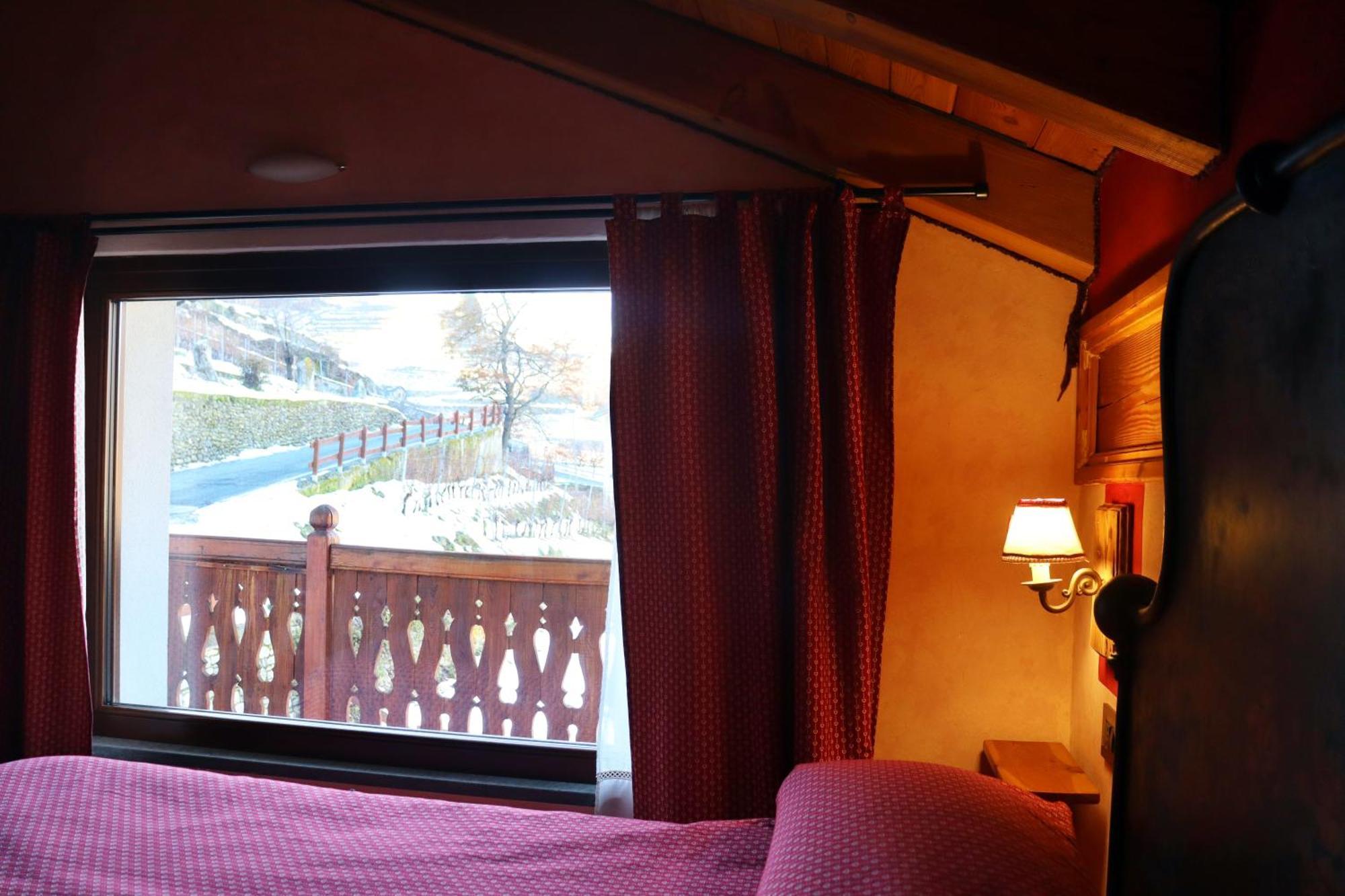 Agriturismo B&B Chevres A Cheval Charvensod Bagian luar foto