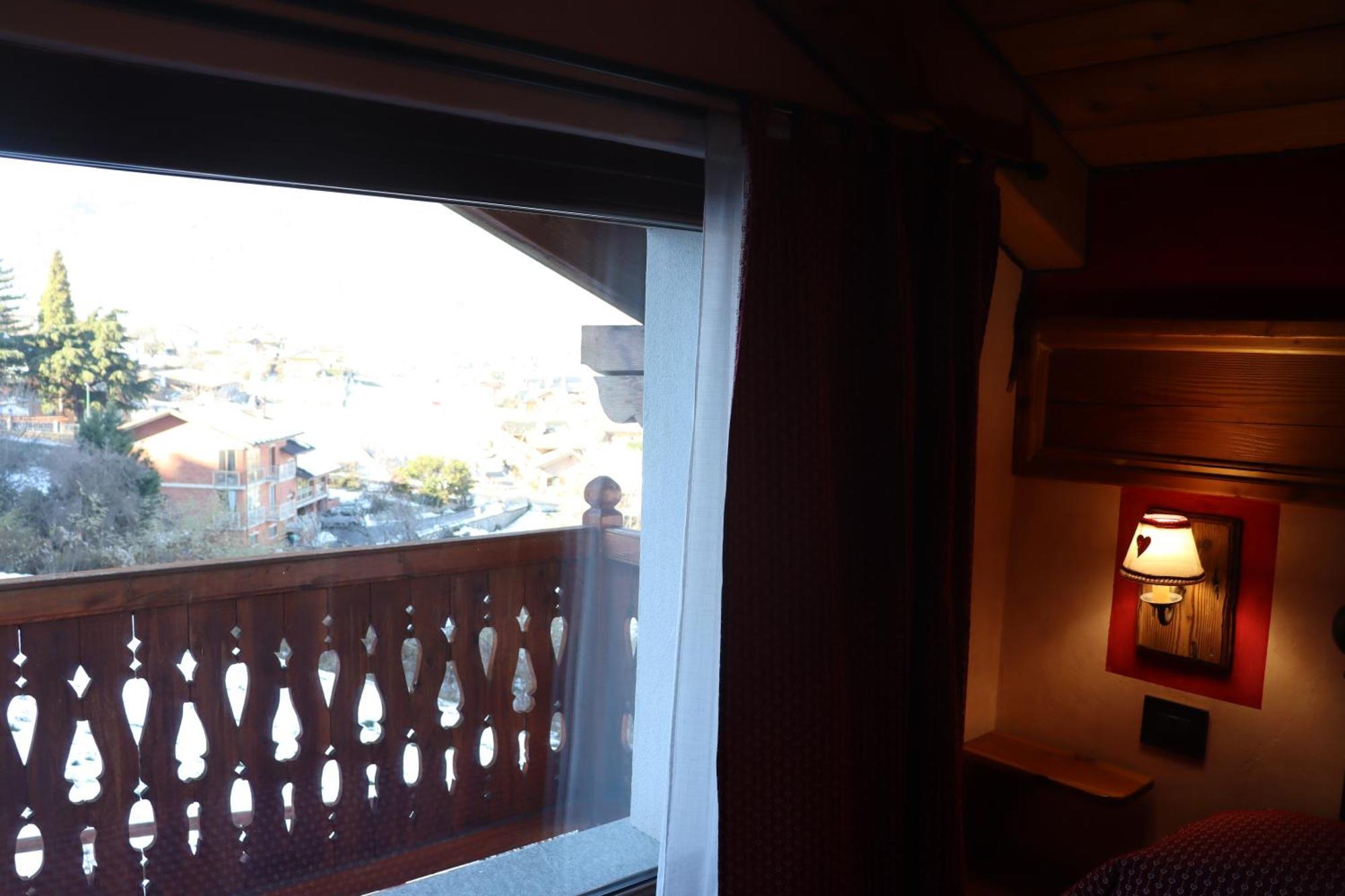 Agriturismo B&B Chevres A Cheval Charvensod Bagian luar foto