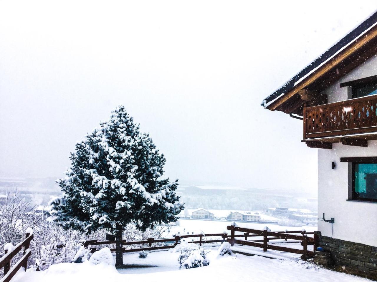 Agriturismo B&B Chevres A Cheval Aosta Bagian luar foto